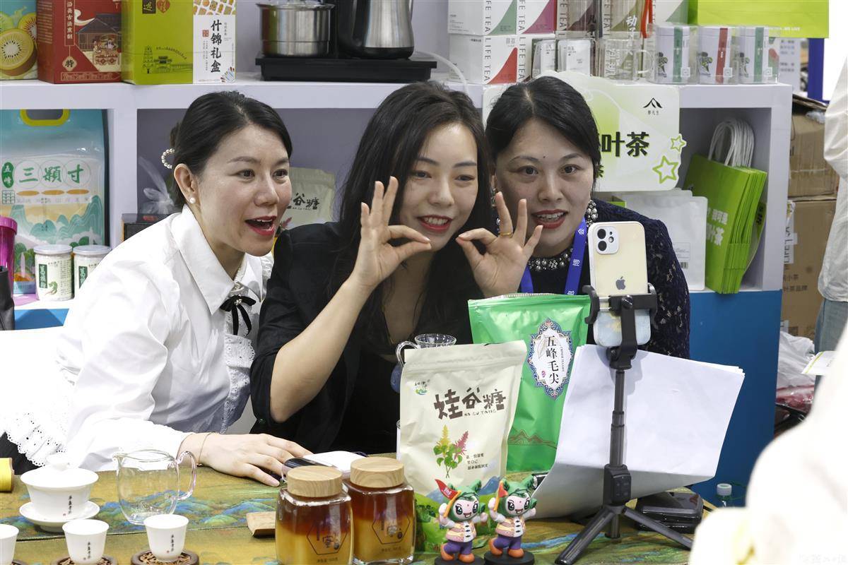经典诈金花在线玩